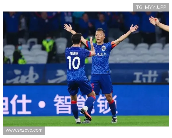 尉山现代迎战上海申花力争主场胜利展现球队实力与斗志