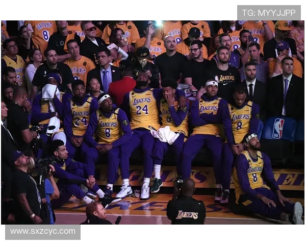 火箭与湖人激战正酣实时比分更新与精彩瞬间回顾