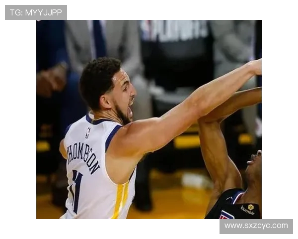 费城76人对阵金州勇士的精彩对决分析与赛季展望